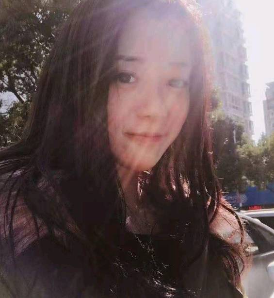 性感爱笑小玉女